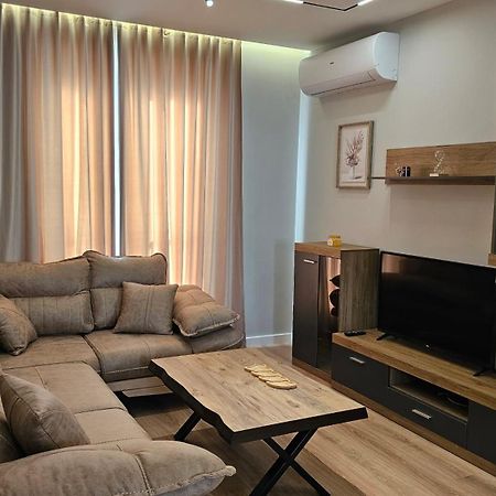 Tirana Airport Apartment Екстер'єр фото