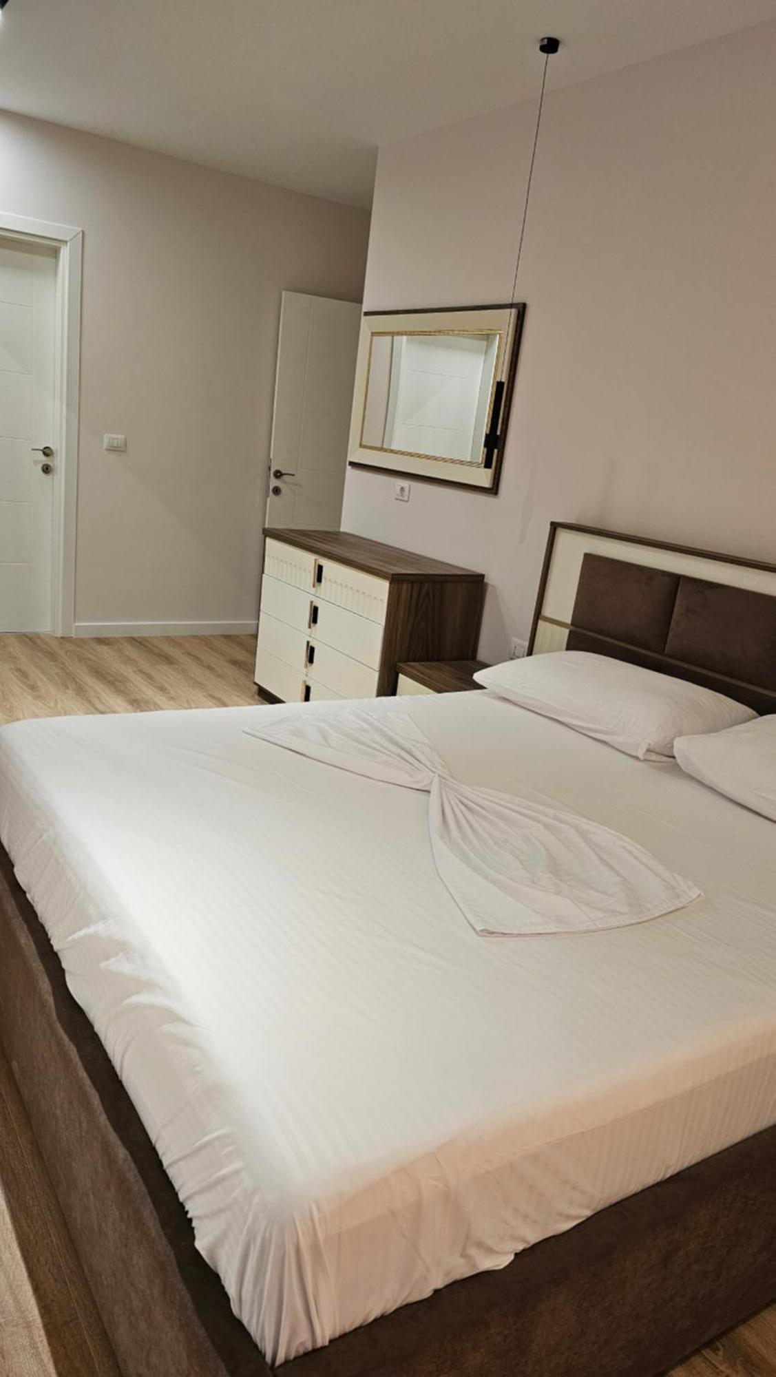 Tirana Airport Apartment Екстер'єр фото