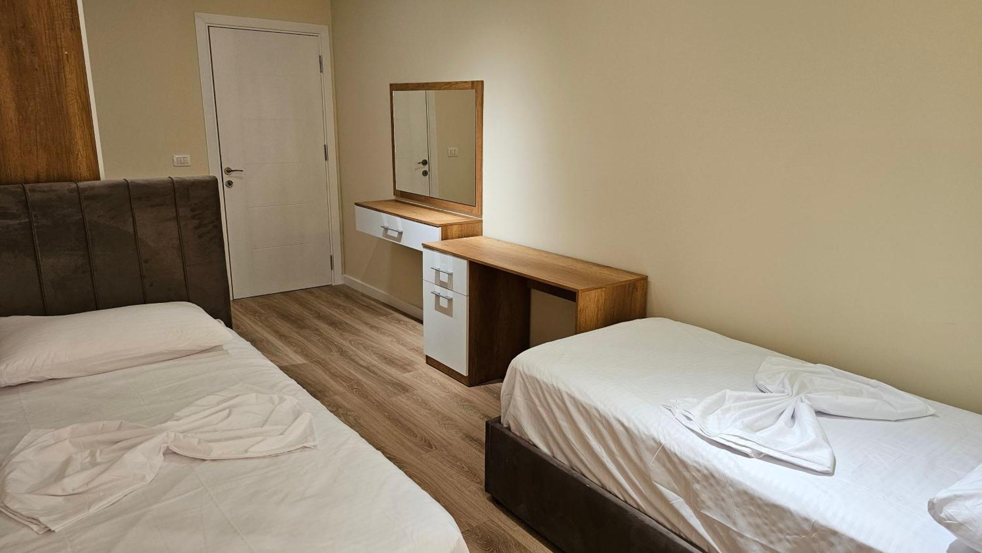 Tirana Airport Apartment Екстер'єр фото